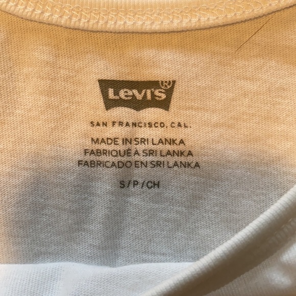 Levi’s Crop Top - Picture 2 of 3